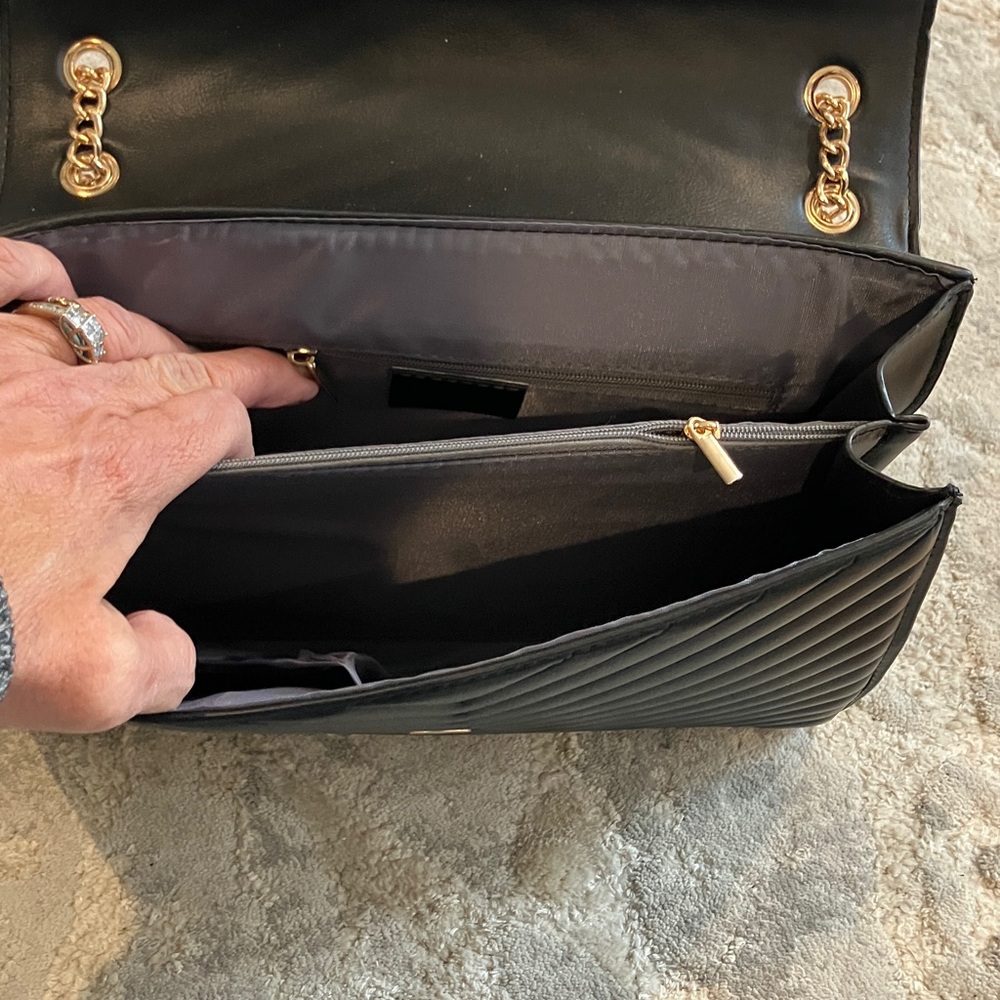 Classic Black Quilted Chain-Strap Shoulder Bag - Sleek Everyday Tote sunday sale - Picture 3 of 7